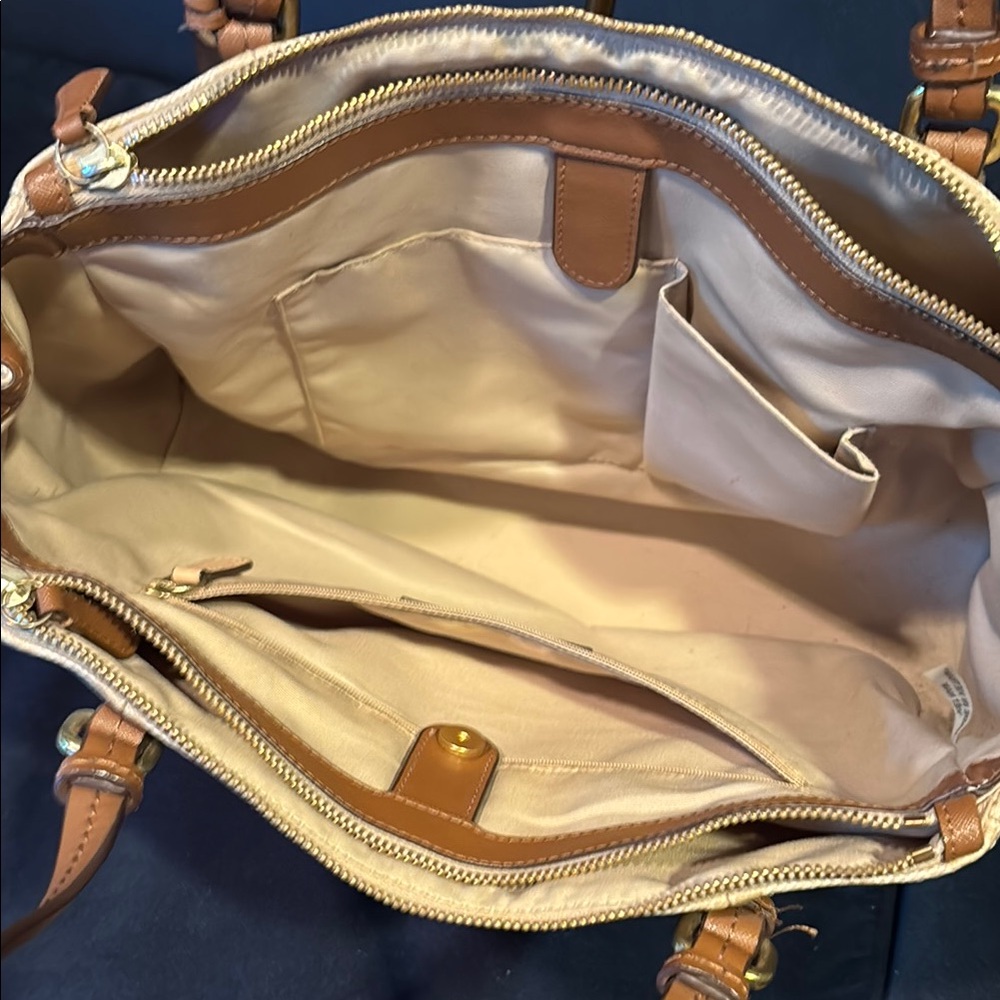 Coach Beige and Brown Signature Shoulder Bag - Picture 4 of 8